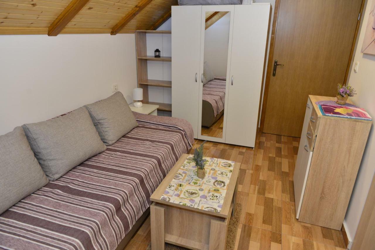 Apartmani Miscevic Josipdol Εξωτερικό φωτογραφία