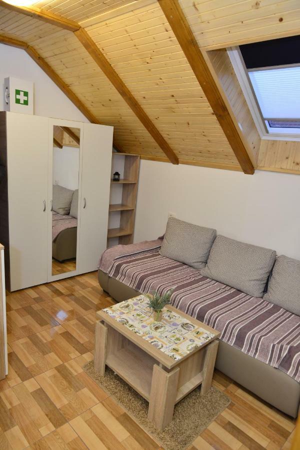 Apartmani Miscevic Josipdol Εξωτερικό φωτογραφία