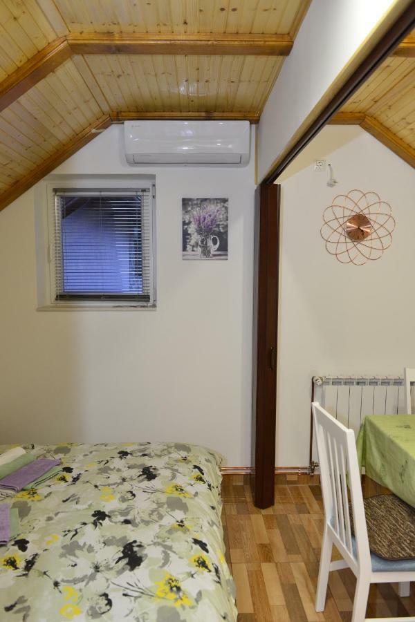 Apartmani Miscevic Josipdol Εξωτερικό φωτογραφία